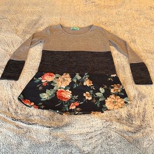 Filly Flair tunic top size small